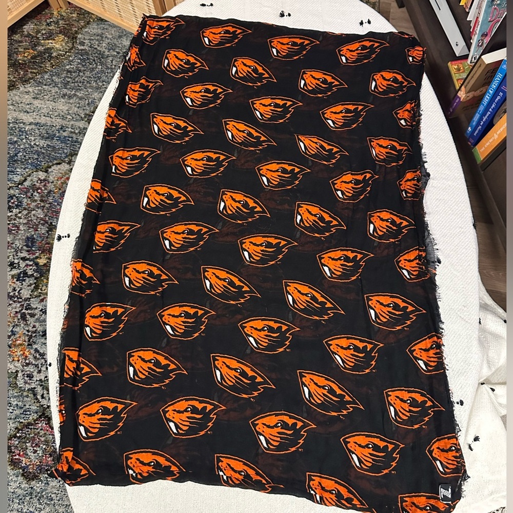 Oregon Beavers Infinity Scarf - Picture 3 of 4